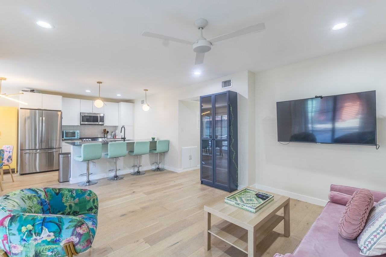 400 E 30th St - Photo 5 of 27