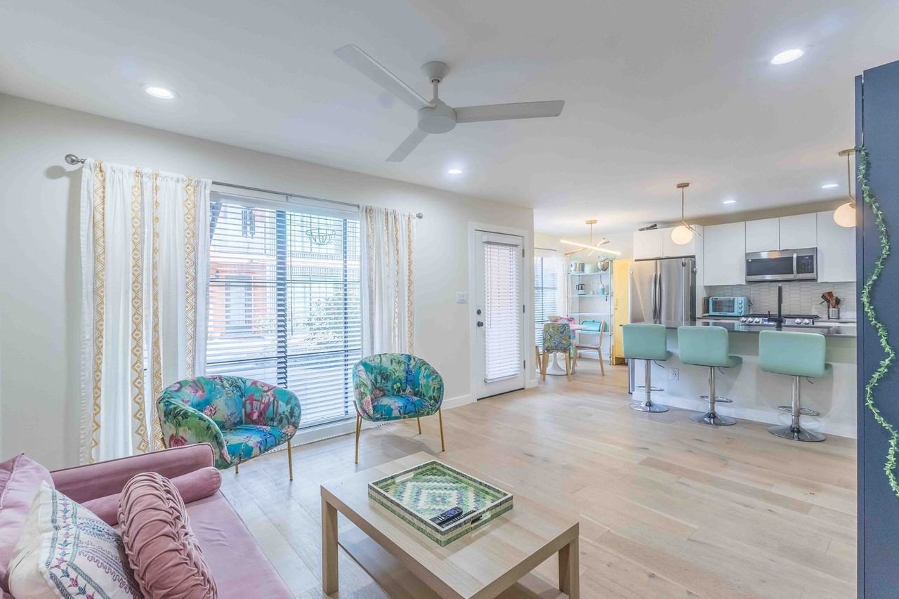 400 E 30th St - Photo 6 of 27