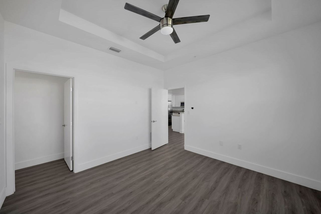 275 Sw 4th St - Photo 6 of 50