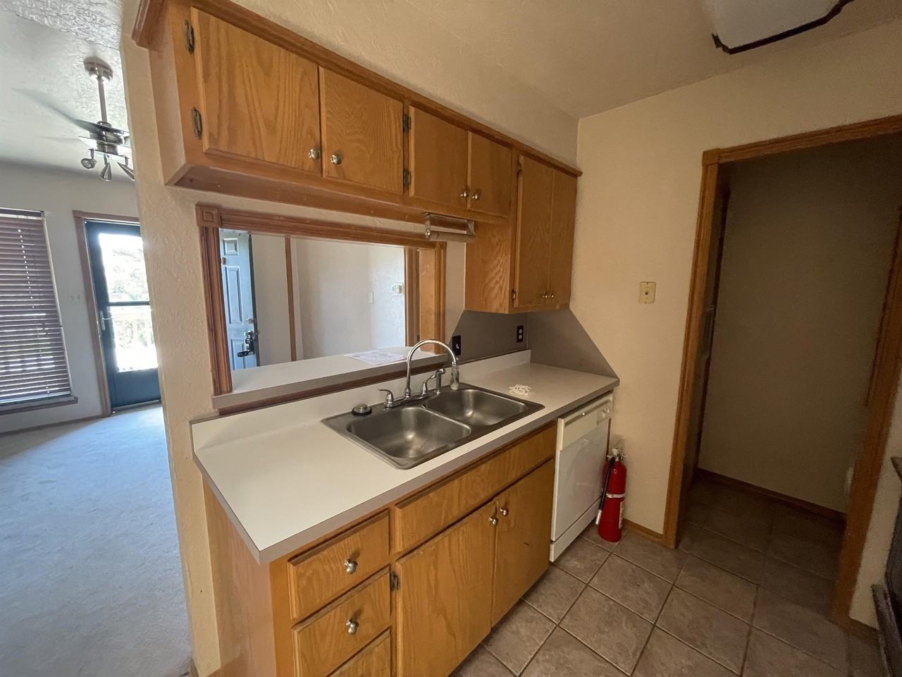 1000 Rambling Oaks Dr #8 - Photo 4 of 9