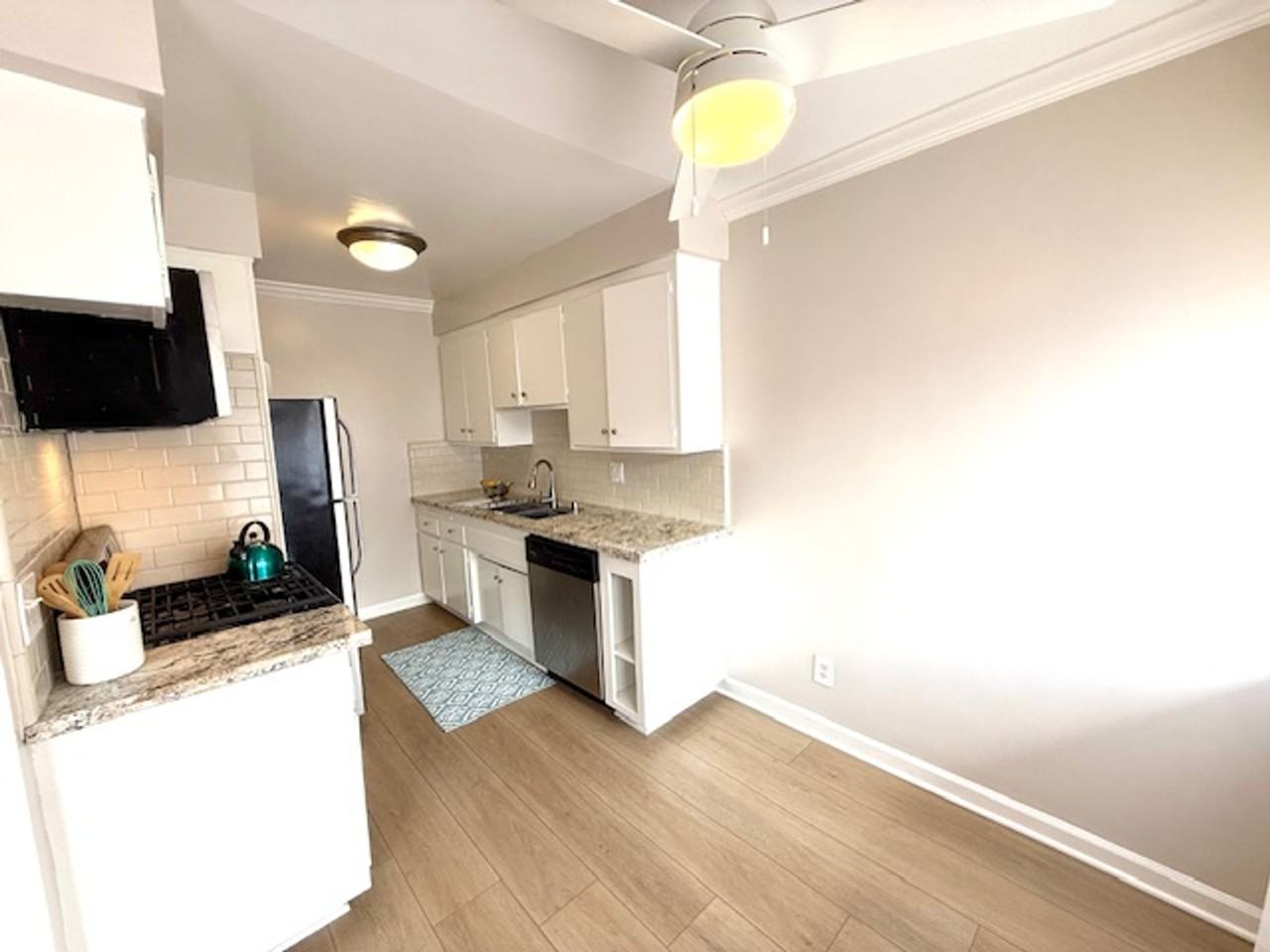 87 N Wilson Ave - Photo 4 of 20