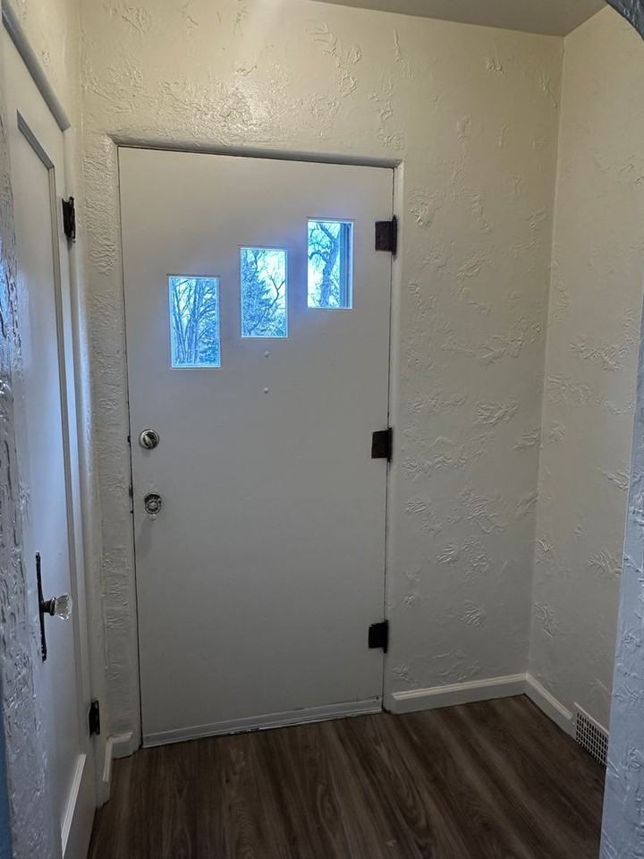 1809 10th Avenue - Photo 4 of 40