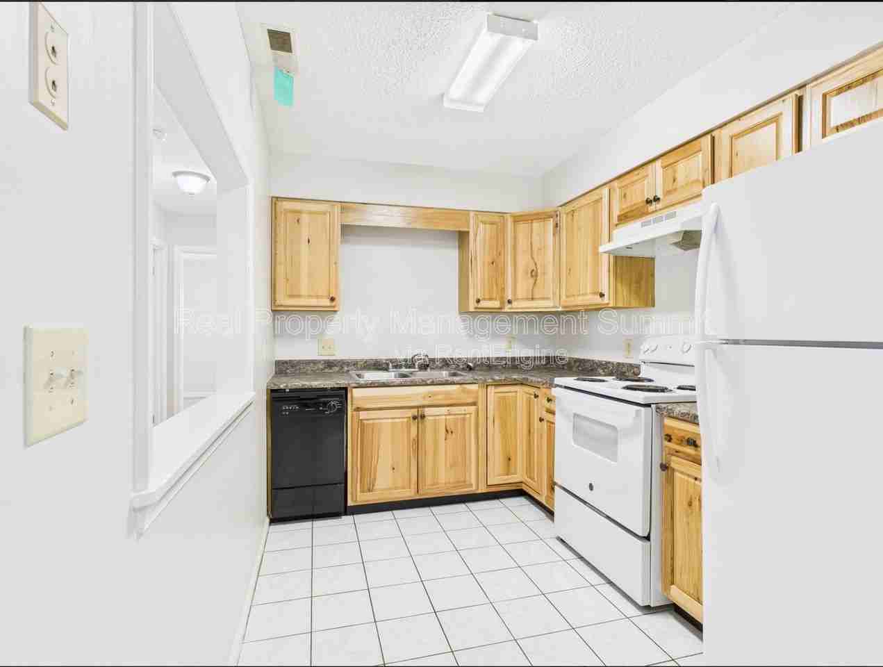 325 Campbell St #C6 - Photo 3 of 20