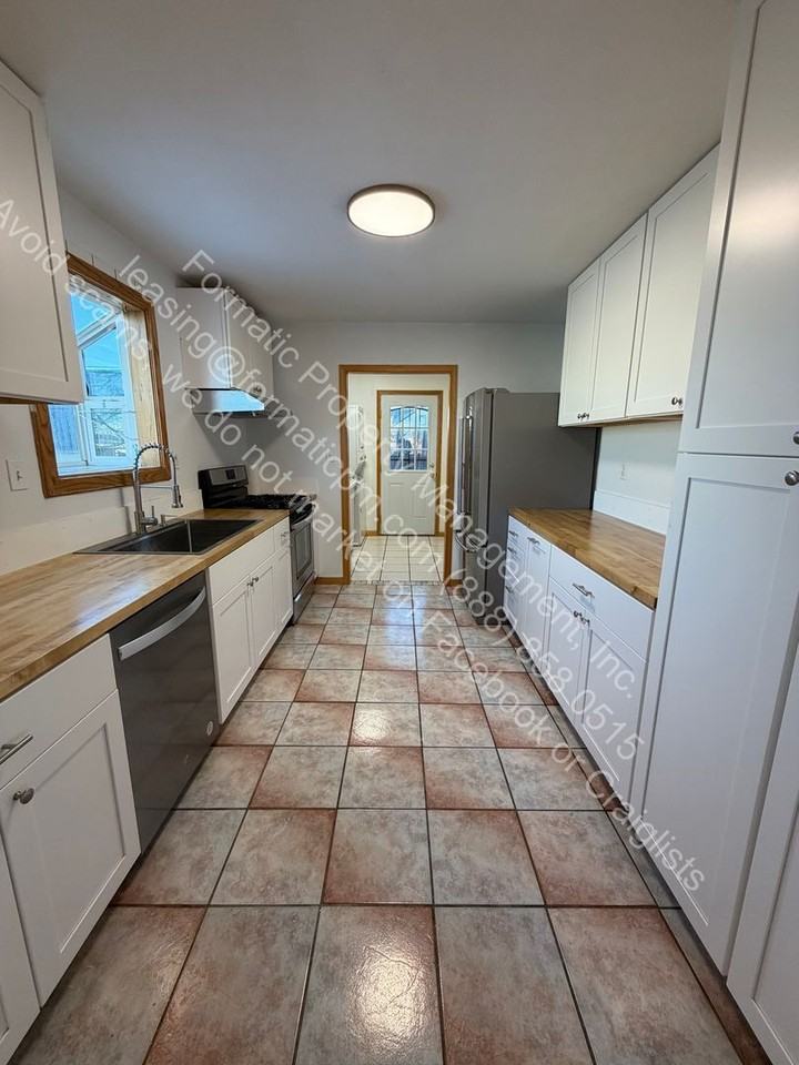 105 2nd St - Photo 7 of 20