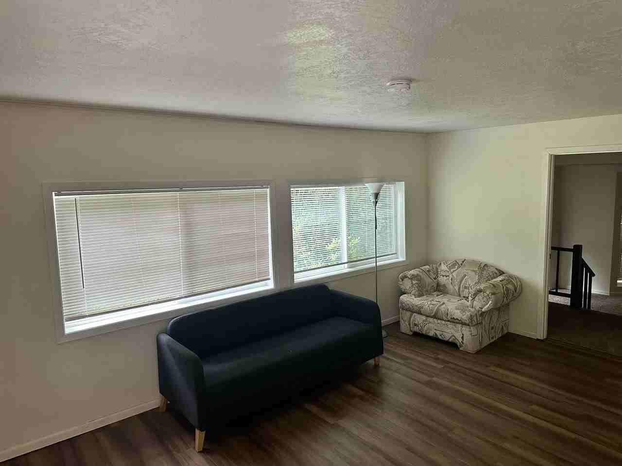 10025 Sw Boones Ferry Rd #2 - Photo 6 of 8