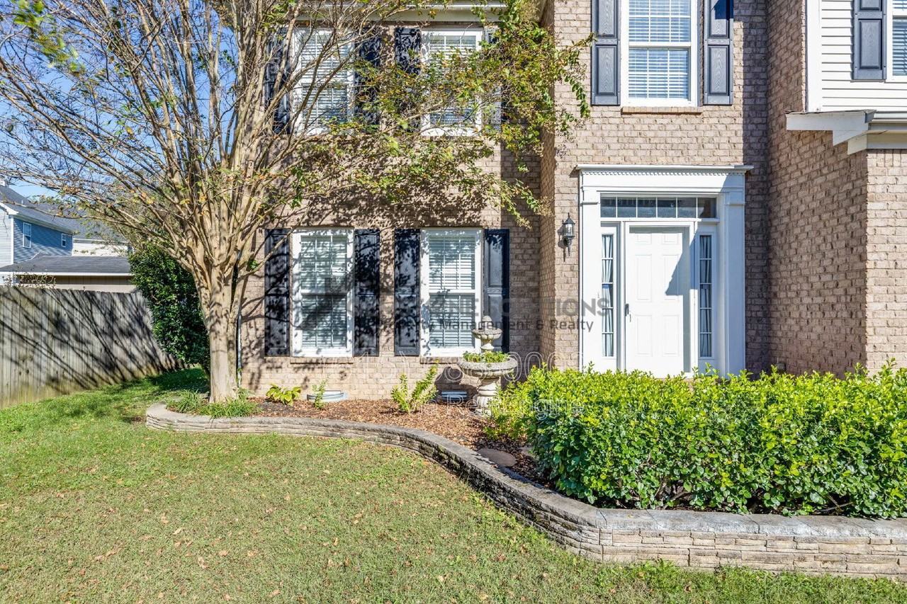 1035 Watauga Ct - Photo 4 of 50