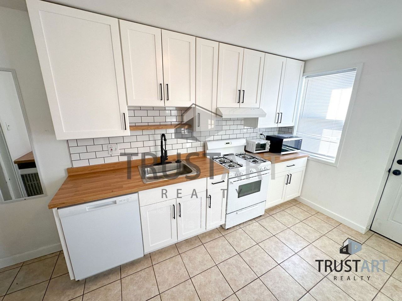 2834 E Venango St - Photo 3 of 15