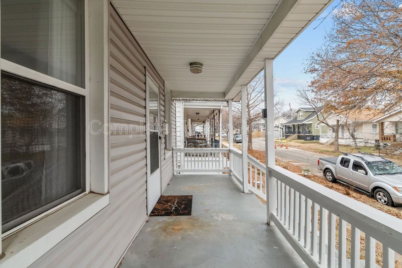 4152 Wilmington Ave - Photo 2 of 30