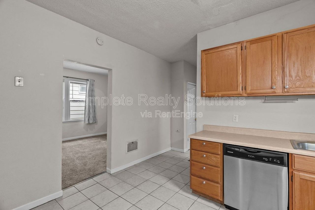 4152 Wilmington Ave - Photo 6 of 30