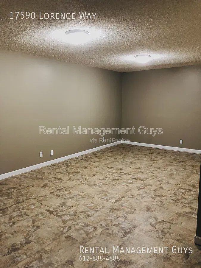 17590 Lorence Way - Photo 5 of 12