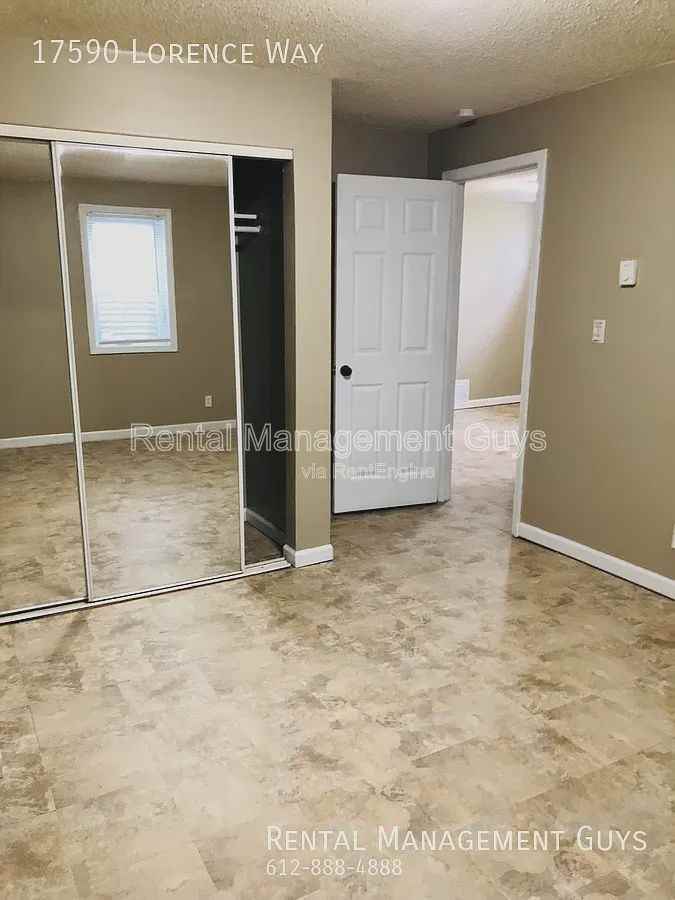 17590 Lorence Way - Photo 6 of 12