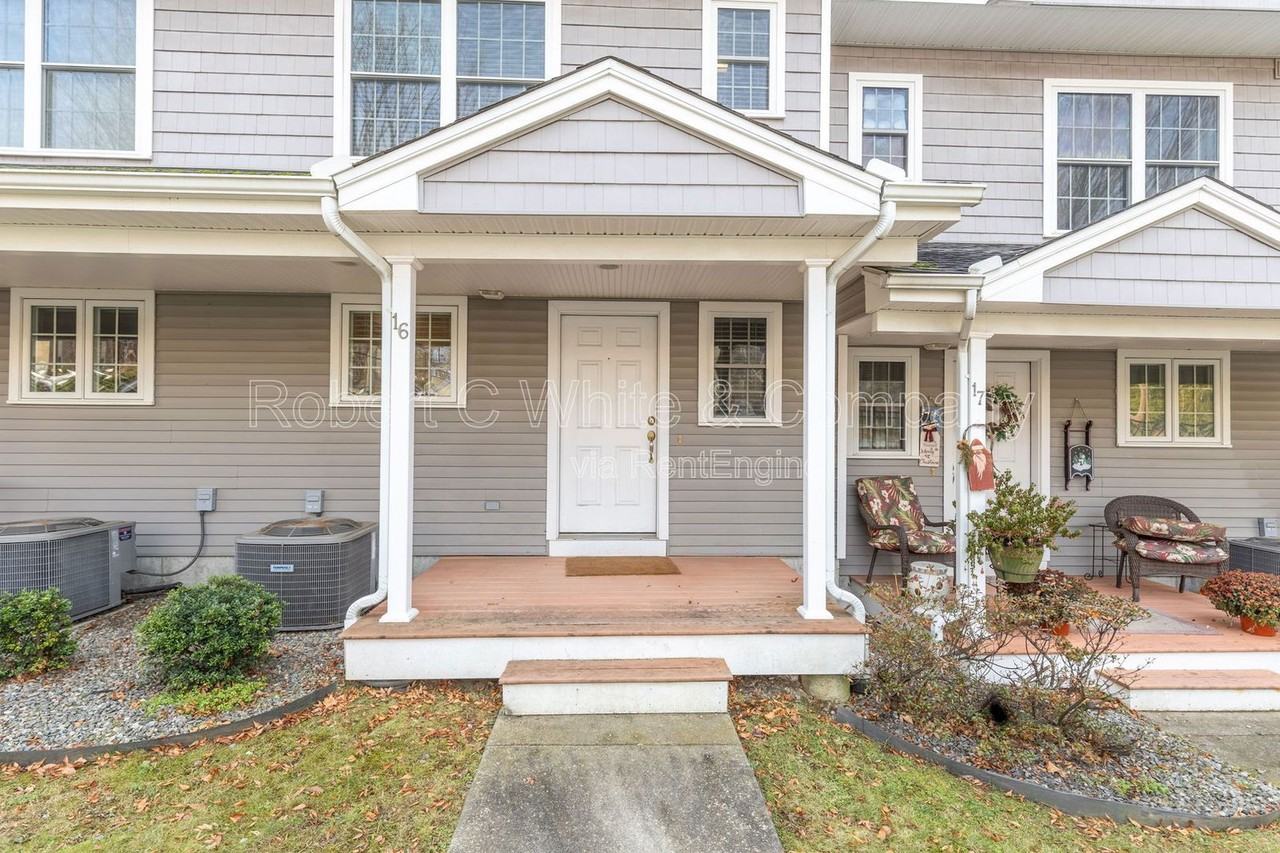 330 Crystal Ave #16 - Photo 2 of 18