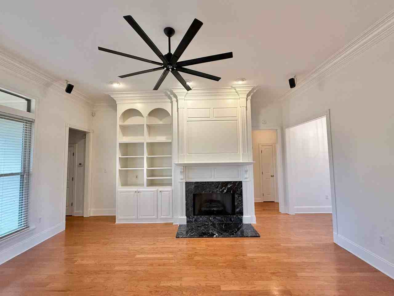 10721 Hillmont Ave - Photo 2 of 22