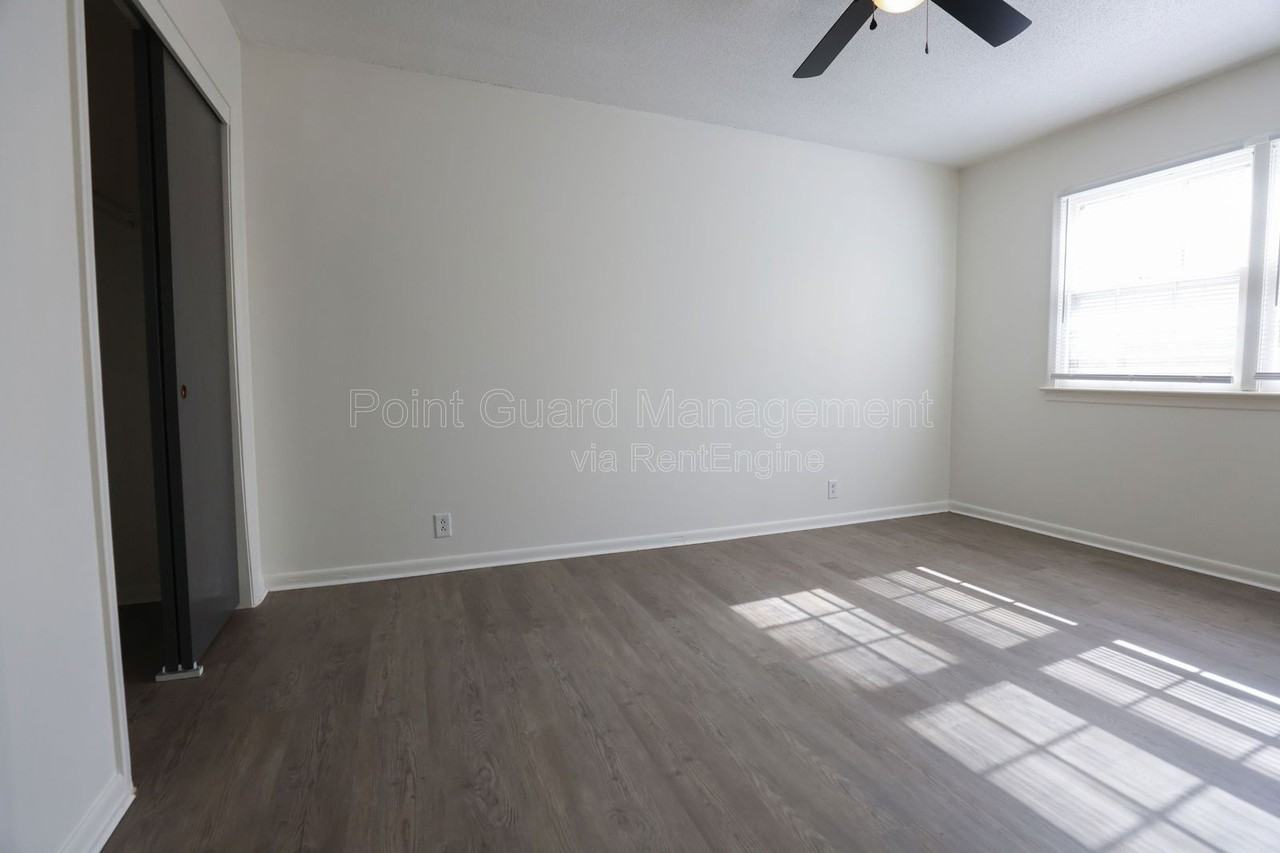 2922 N 54th St #2 - Photo 7 of 11