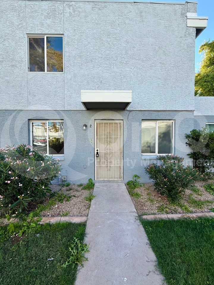 2629 W Ocotillo Rd #2 - Photo 4 of 40