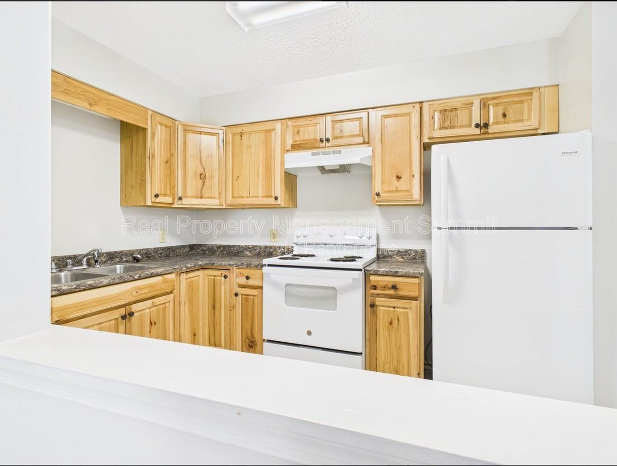 325 Campbell St #C4 - Photo 5 of 20