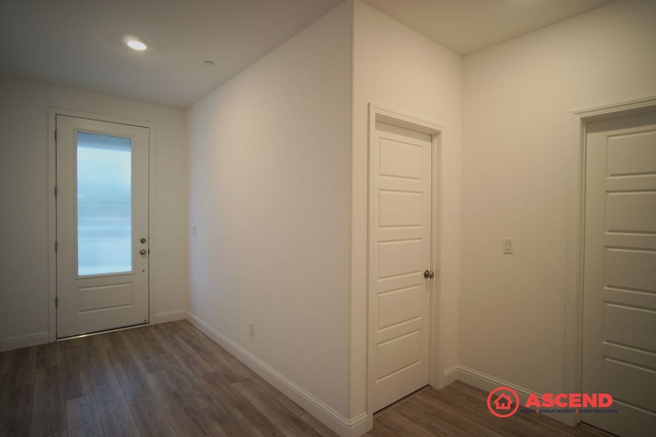 3310 Spruce Park Way - Photo 3 of 31