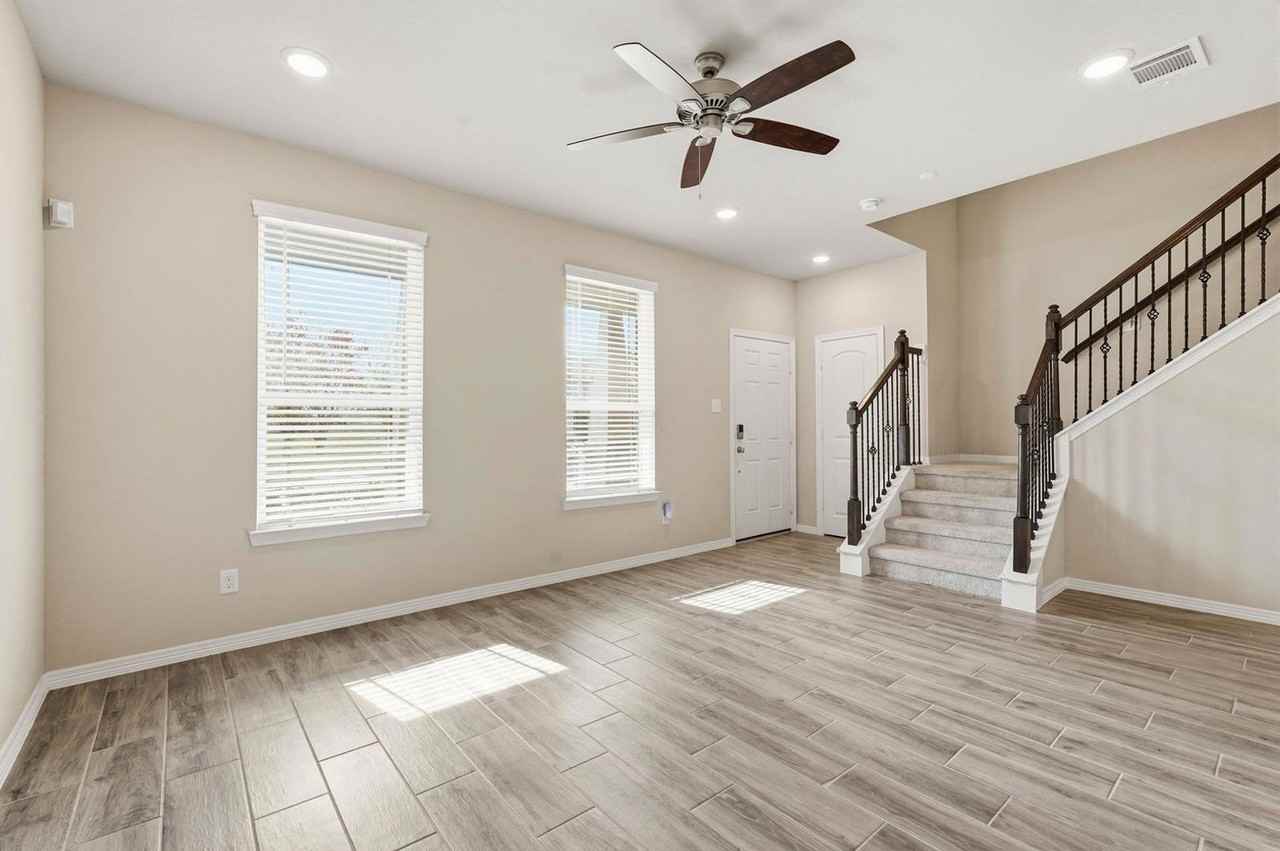 8038 Scanlan Trce - Photo 6 of 25