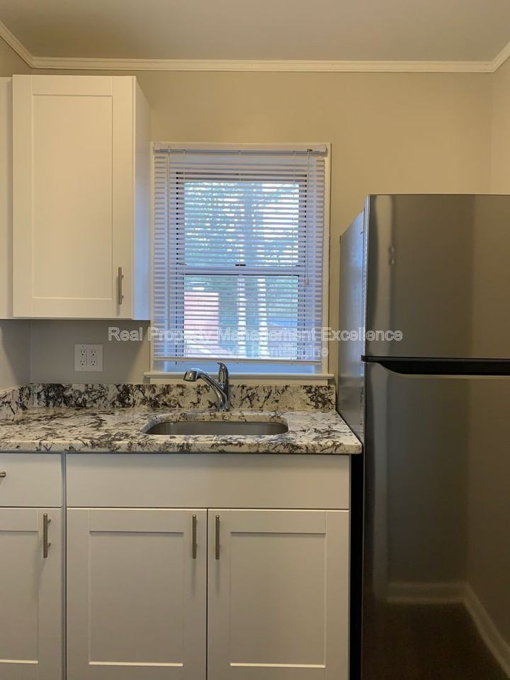 1136 Gorman St #D - Photo 5 of 16