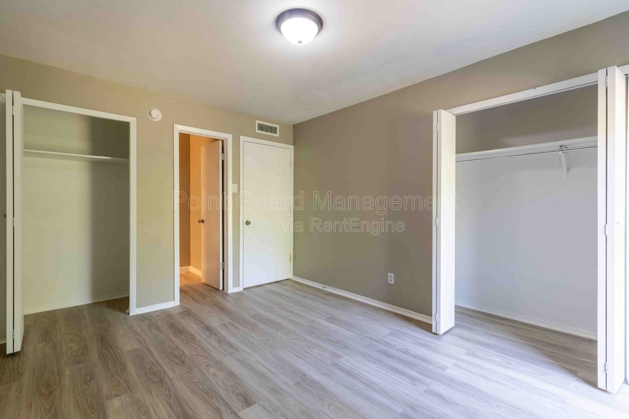 4590 W Kiest Blvd #2103 - Photo 2 of 24