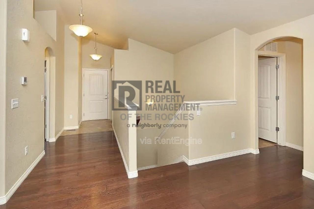 617 Canyonlands St - Photo 4 of 12