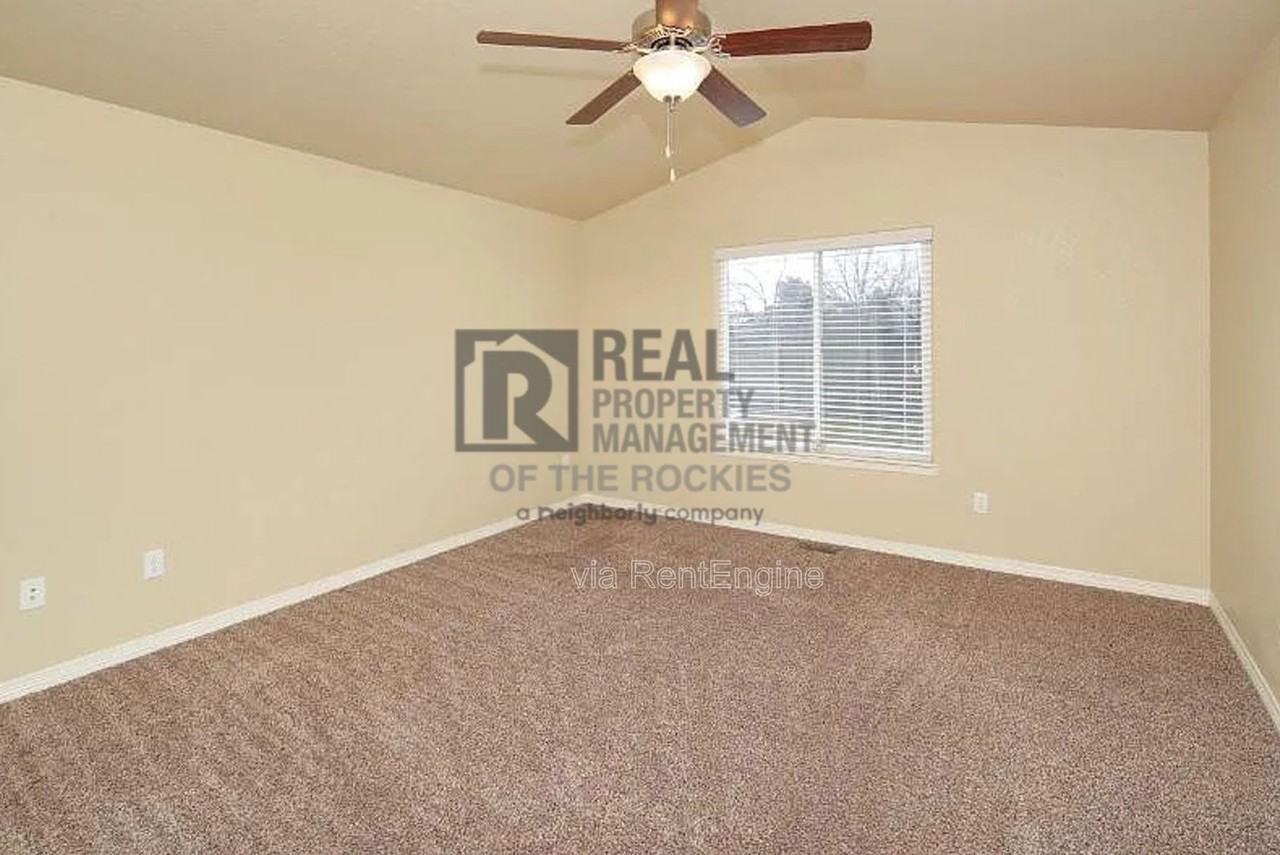 617 Canyonlands St - Photo 6 of 12