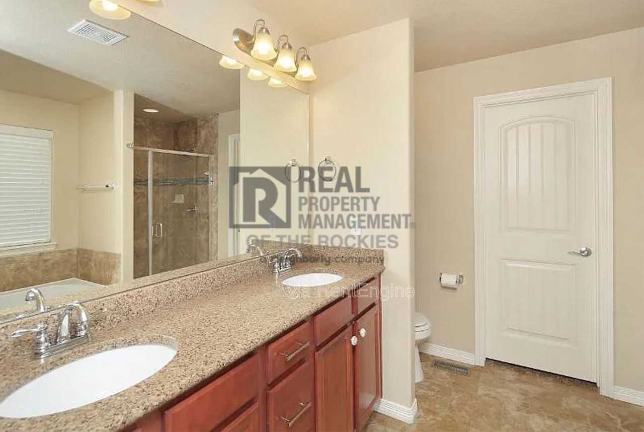 617 Canyonlands St - Photo 7 of 12