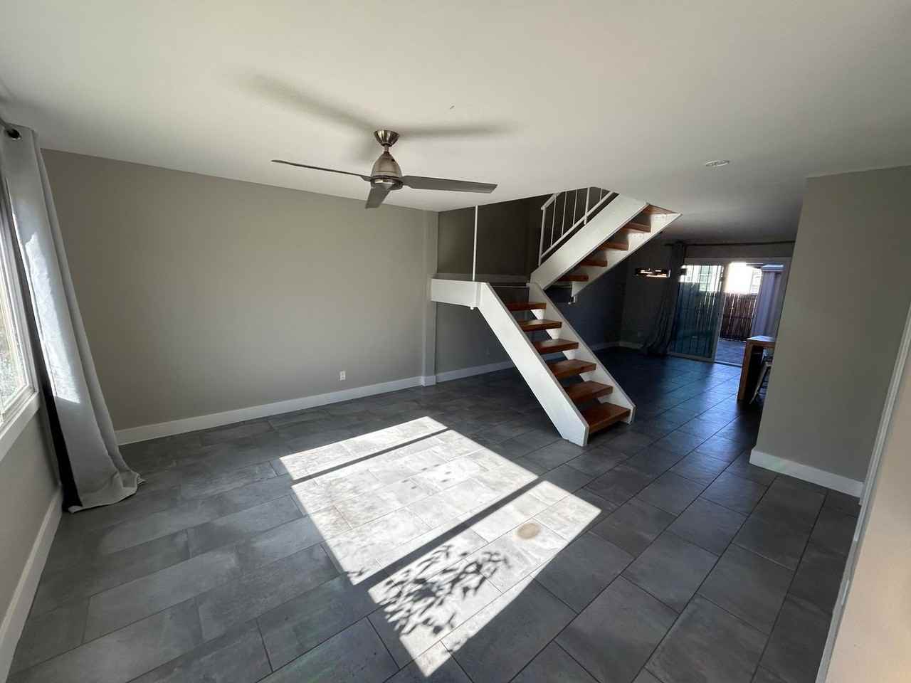 2927 E Fairmount Ave - Photo 3 of 21