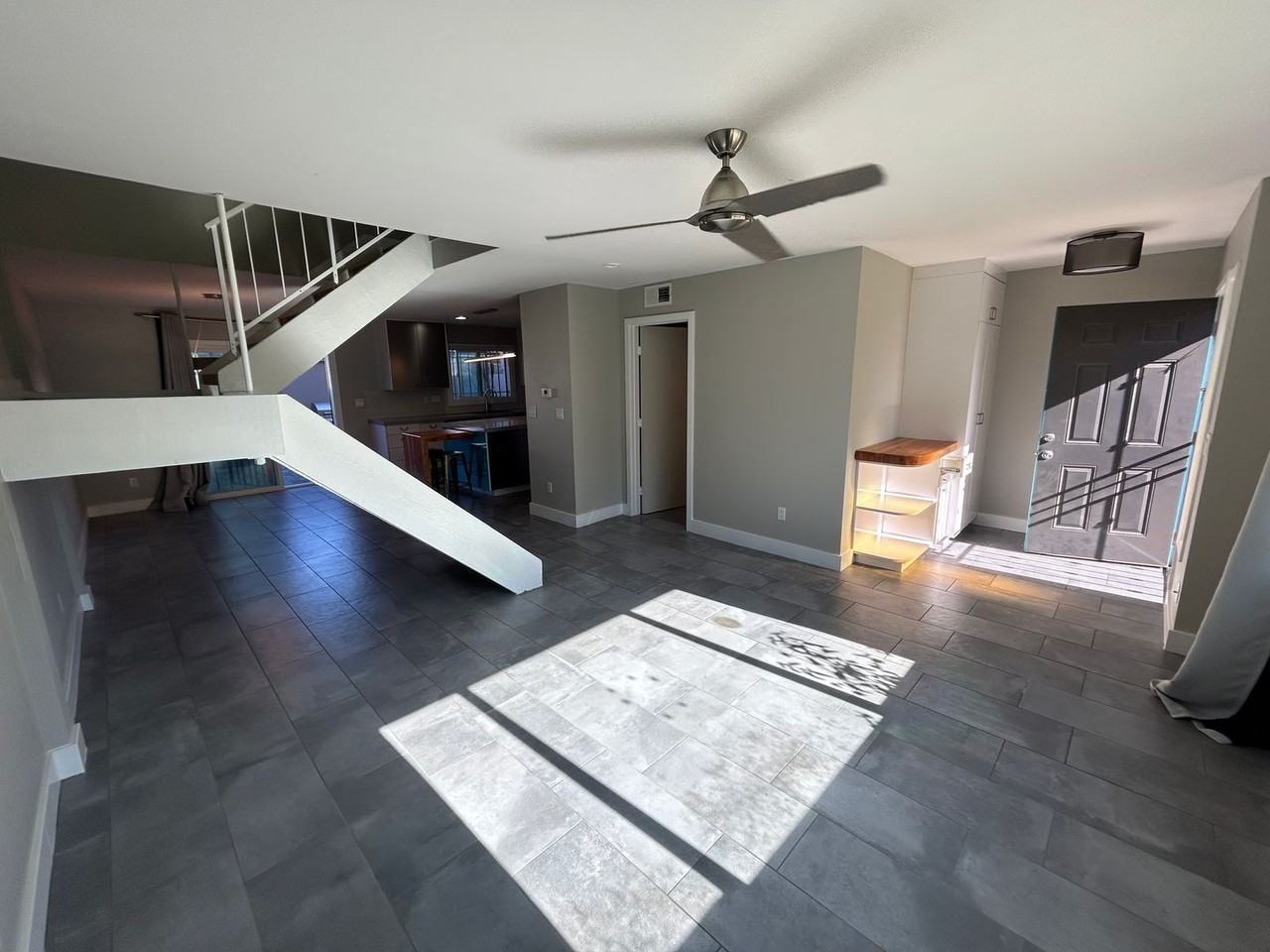 2927 E Fairmount Ave - Photo 5 of 21