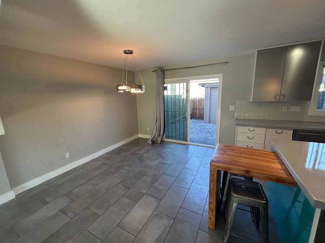 2927 E Fairmount Ave - Photo 6 of 21