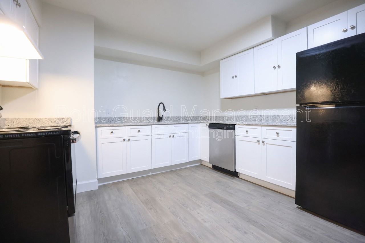 3034 S 68th Ct - Photo 3 of 23