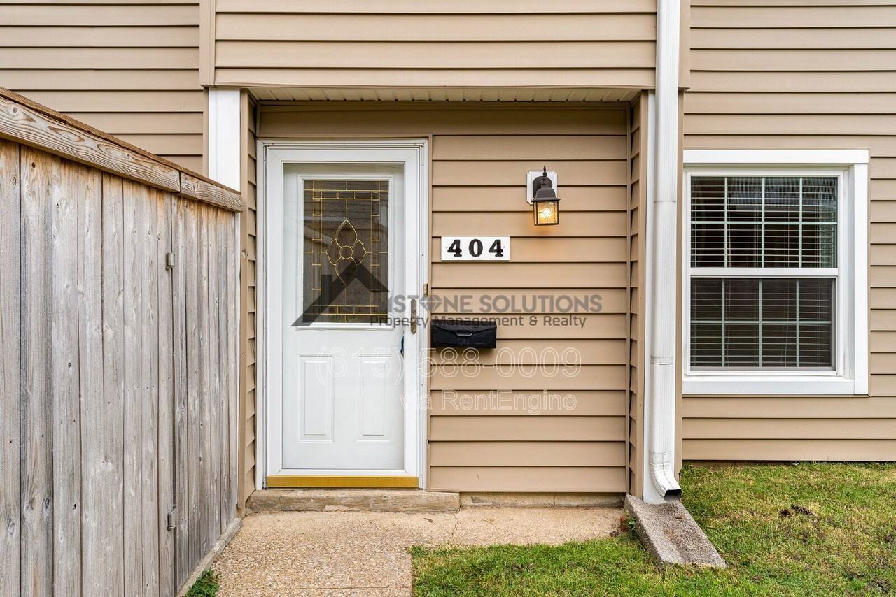 404 Granville Rd - Photo 3 of 29