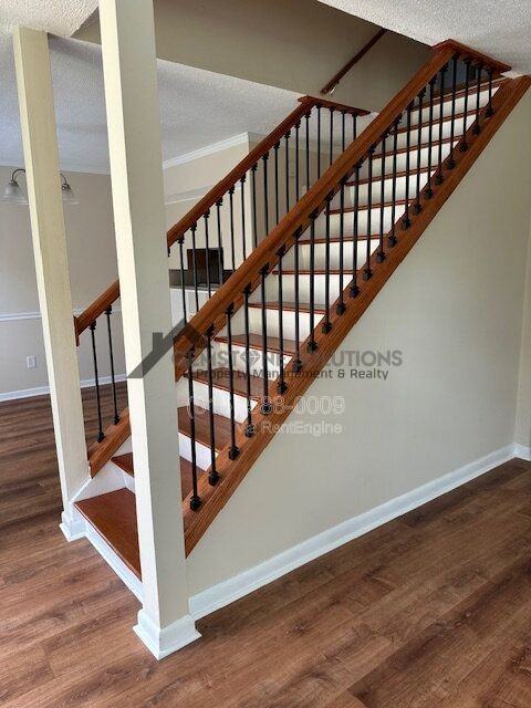 404 Granville Rd - Photo 5 of 29