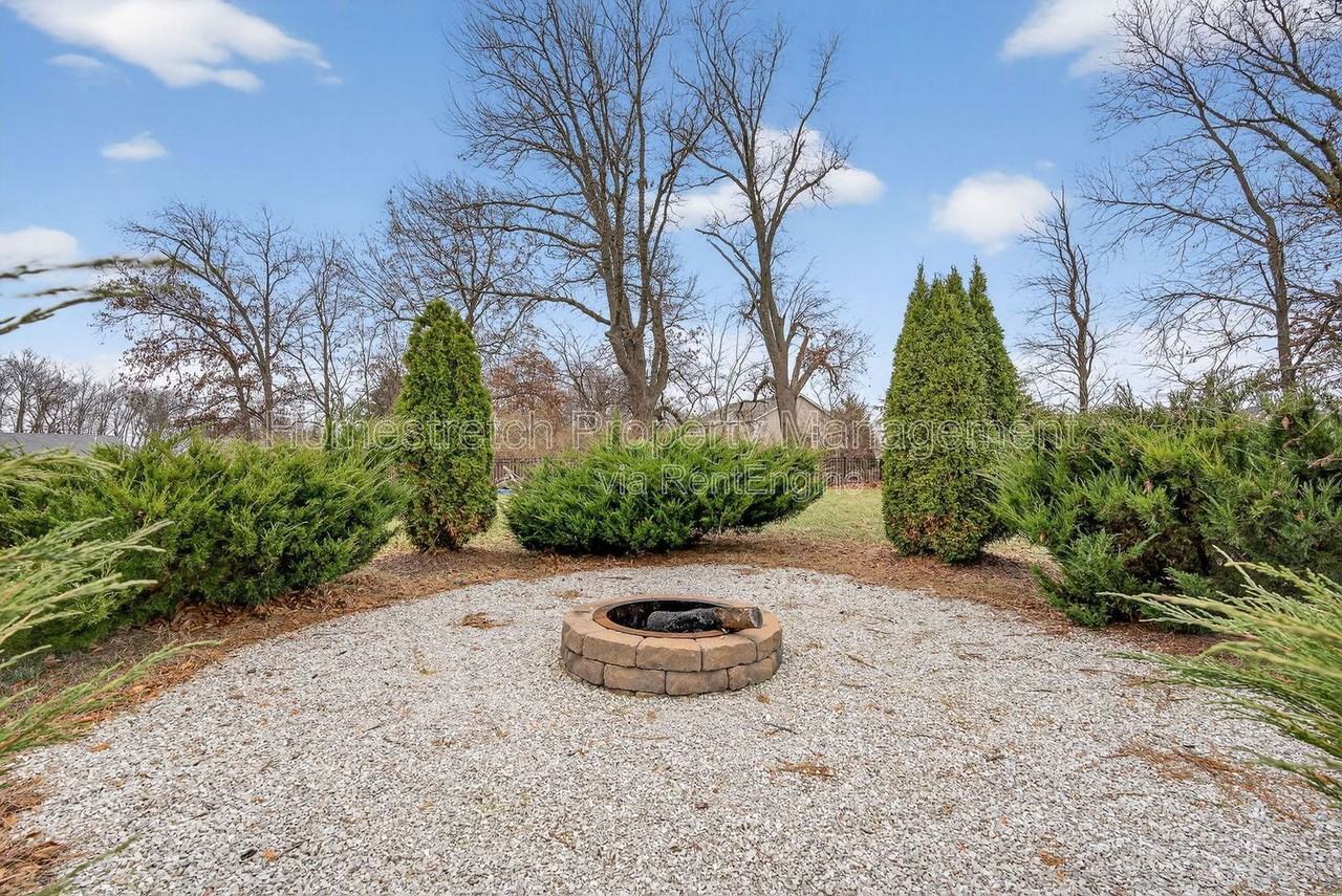 738 Lost Canyon Blvd - Photo 6 of 47