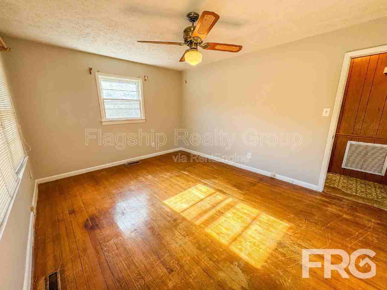 124 Grant Dr - Photo 7 of 36