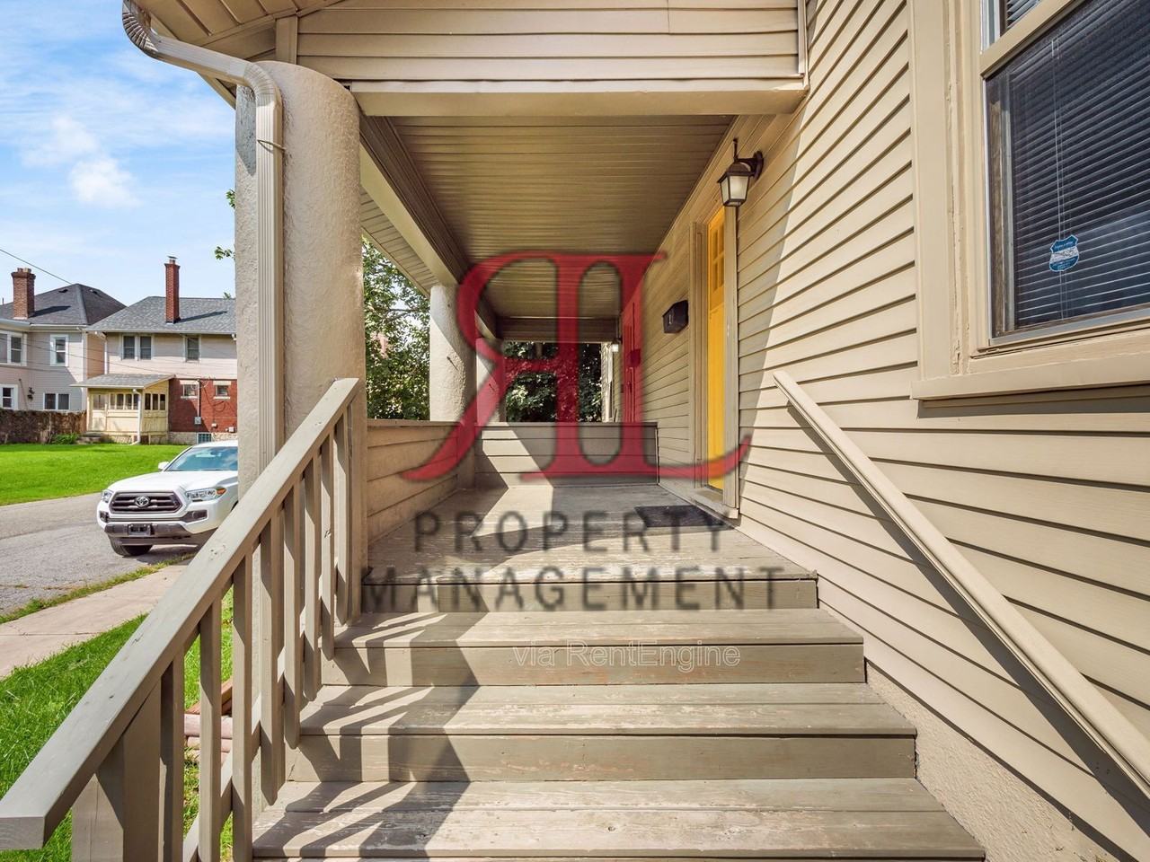 954 Stanley Ave - Photo 5 of 46