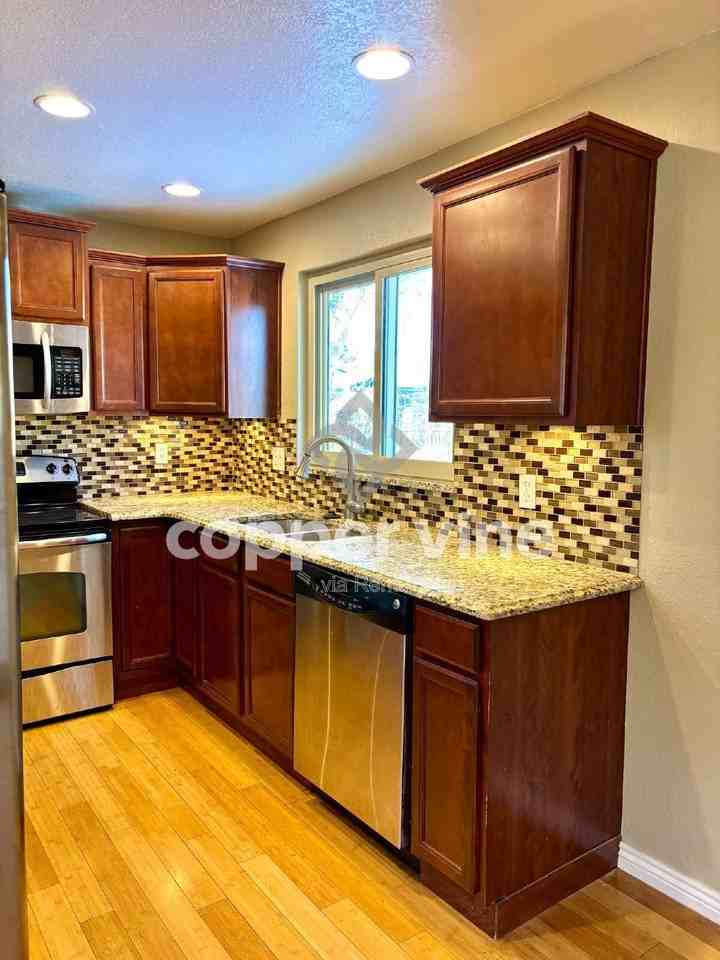 13145 Hazel Ct - Photo 7 of 25