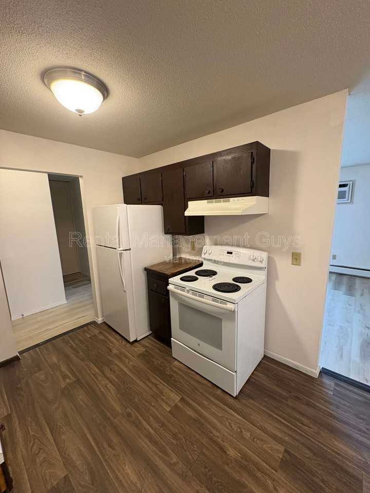 1286 Hazelwood St #305 - Photo 2 of 8