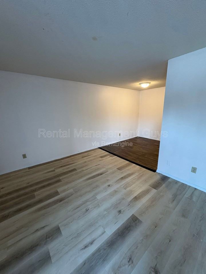 1286 Hazelwood St #305 - Photo 7 of 8