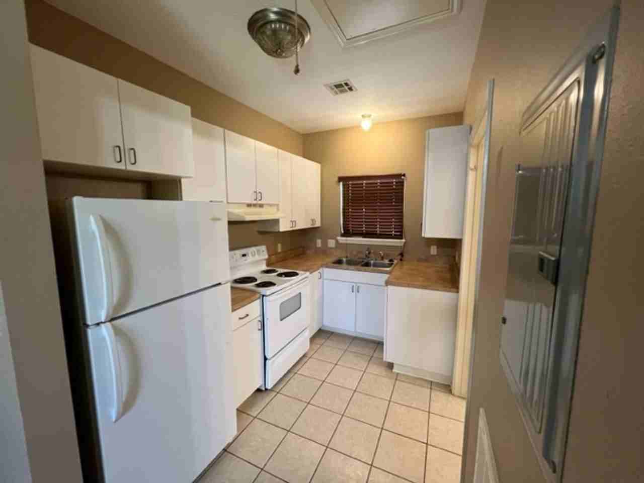 508 W Lagrange Street - Photo 6 of 13