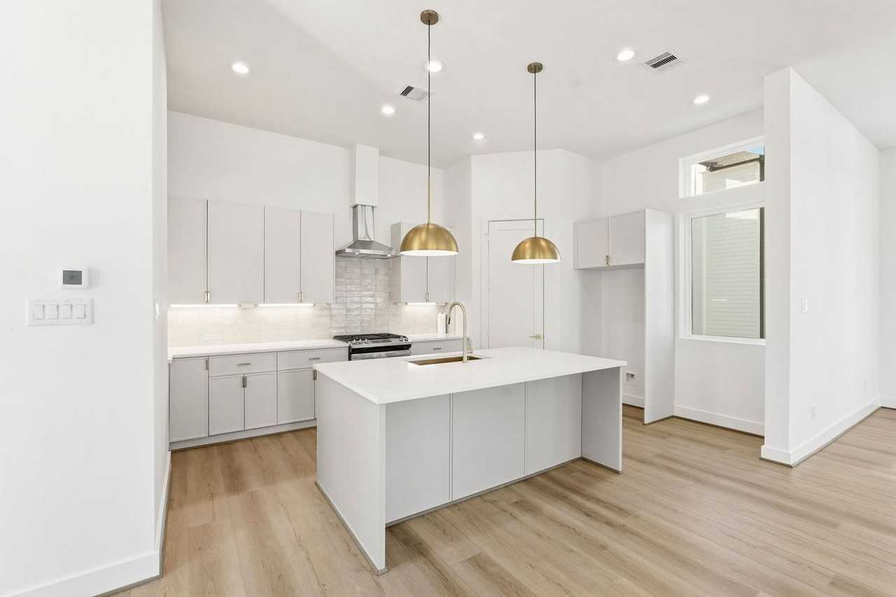 3830 Wilmer St - Photo 4 of 21