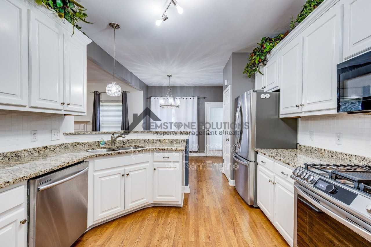 1024 Belcor Dr - Photo 3 of 41