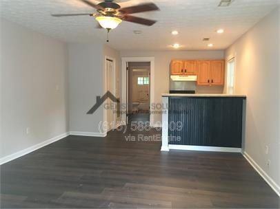 405 Granbury St - Photo 6 of 9