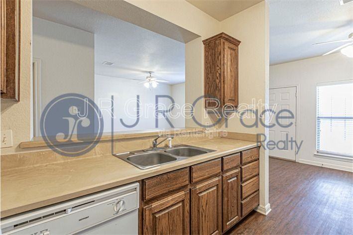 10009 Amber Cir - Photo 3 of 13