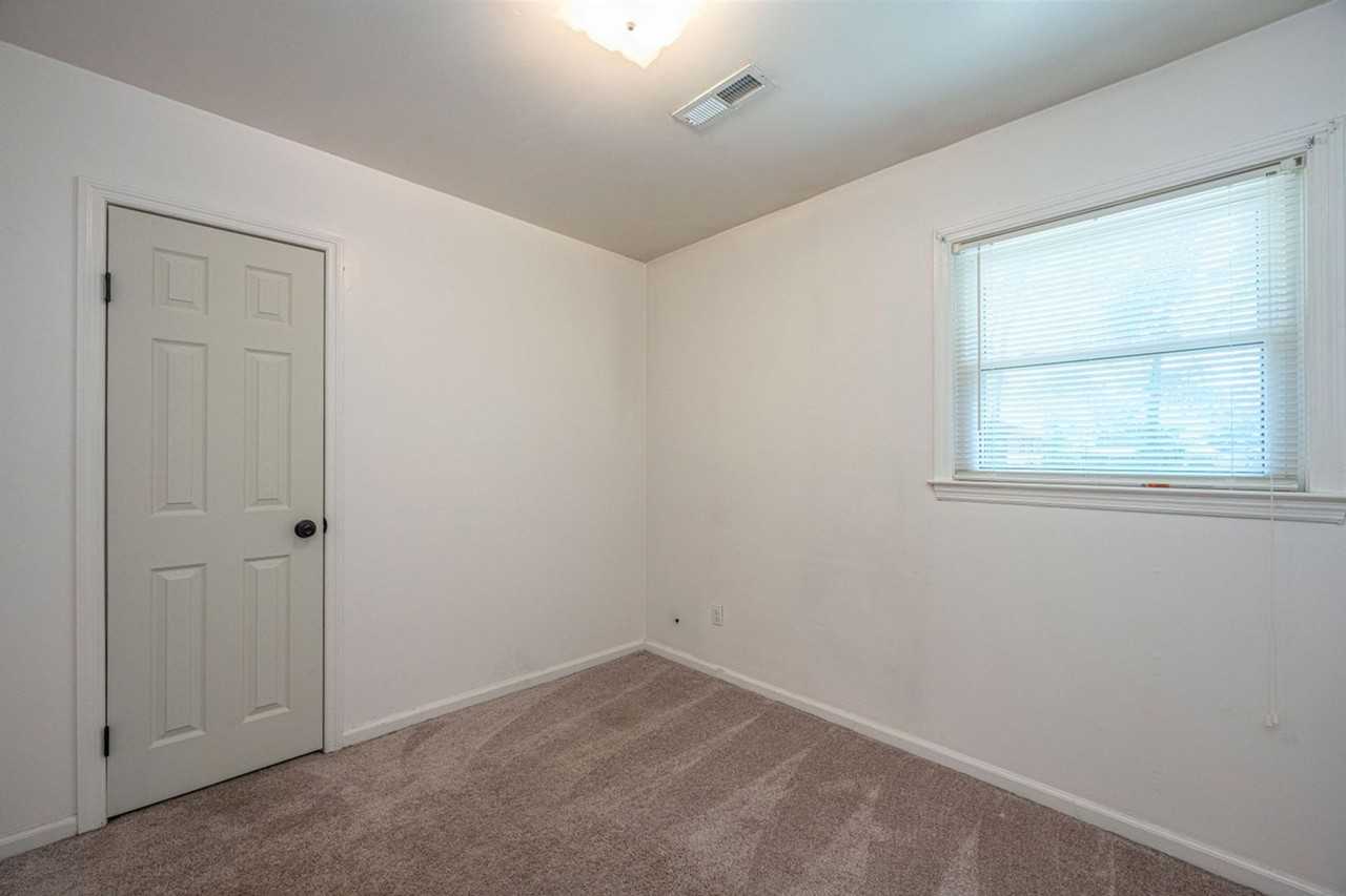 915 Miles Jamison Rd - Photo 7 of 14