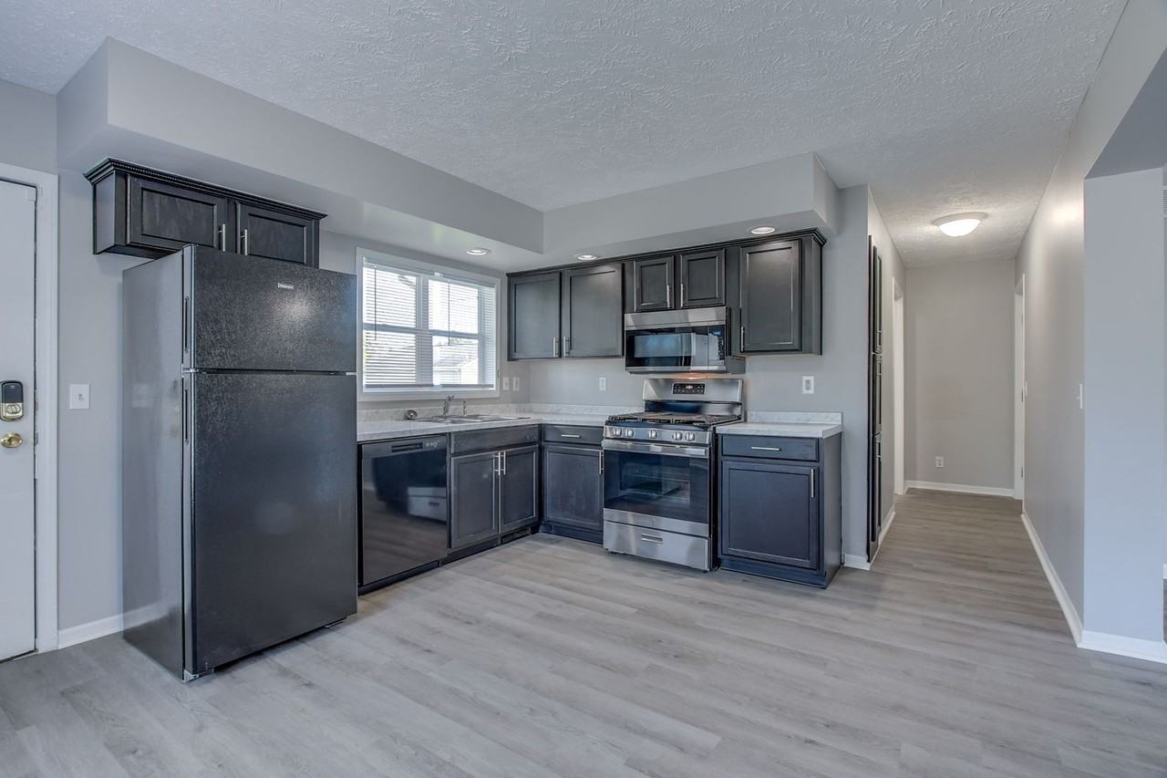 276 Franklin St - Photo 2 of 19