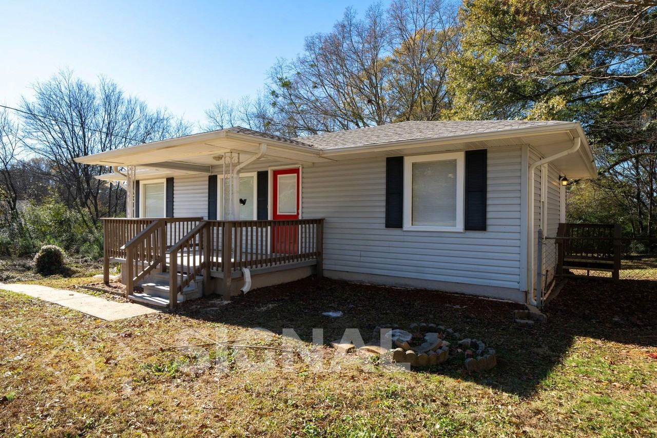 912 2nd Ave - Photo 3 of 25