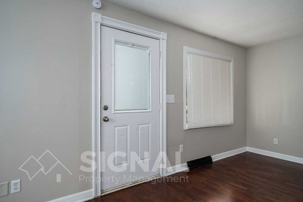 912 2nd Ave - Photo 6 of 25