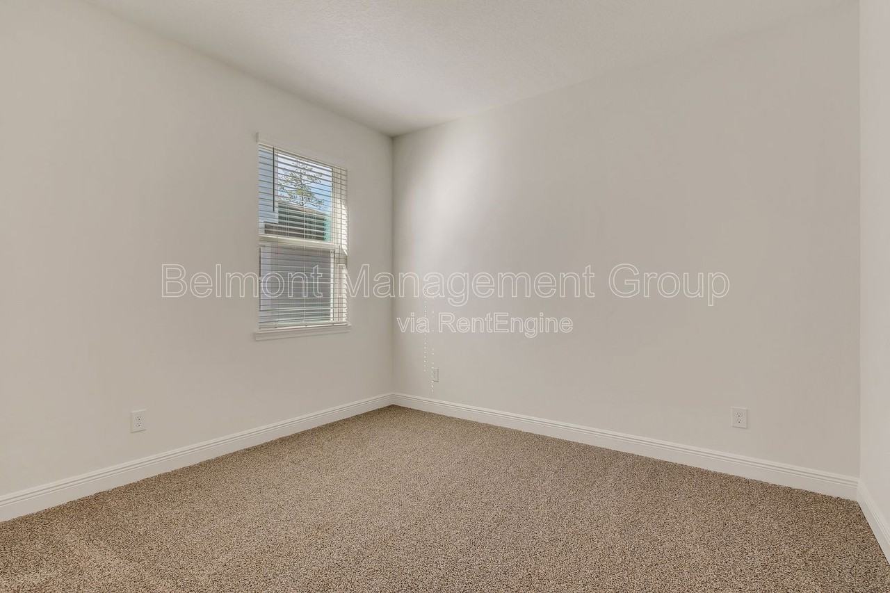 1141 British Cir - Photo 7 of 36