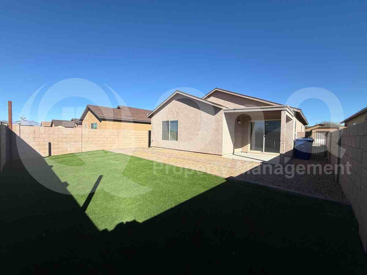 6410 S Ambarella Dr - Photo 7 of 27